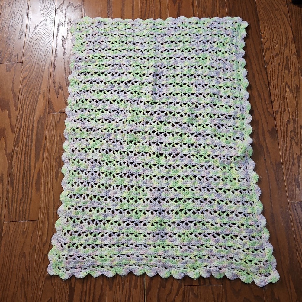 Vintage Handmade Crochet Baby Blanket Pastel Yarn Shell Stitch Border Easter